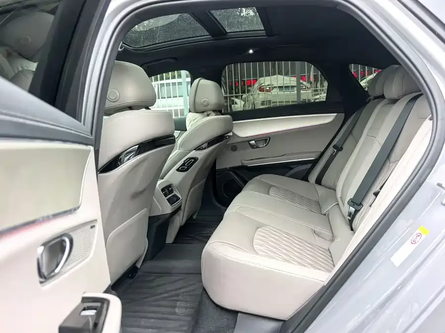 BYD Second-hand Han 2025 DM-i 125KM Premium Edition 2025 — миниатюра 5