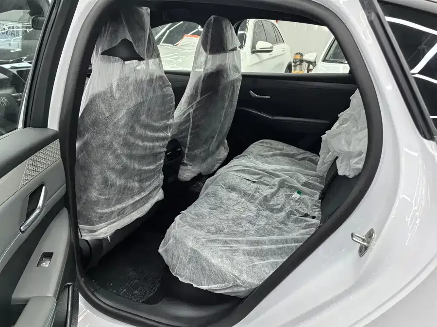 BYD Qin PLUS Qin PLUS 2026 DM-i 128KM Progressive Edition 2026 — миниатюра 2