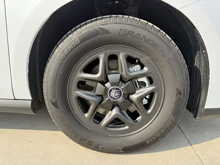 BYD Qin PLUS Qin PLUS 2025 DM-i Intelligent Driving Edition 55KM Leading Edition 2025 — миниатюра 3
