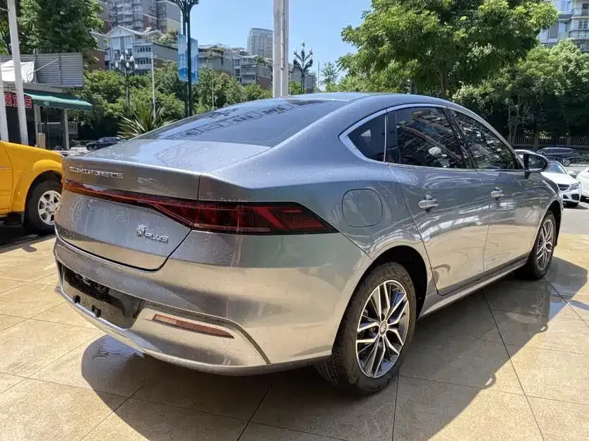 BYD Qin PLUS Qin PLUS 2023 Champion Edition DM-i 120KM Leading Edition 2023 — миниатюра 2
