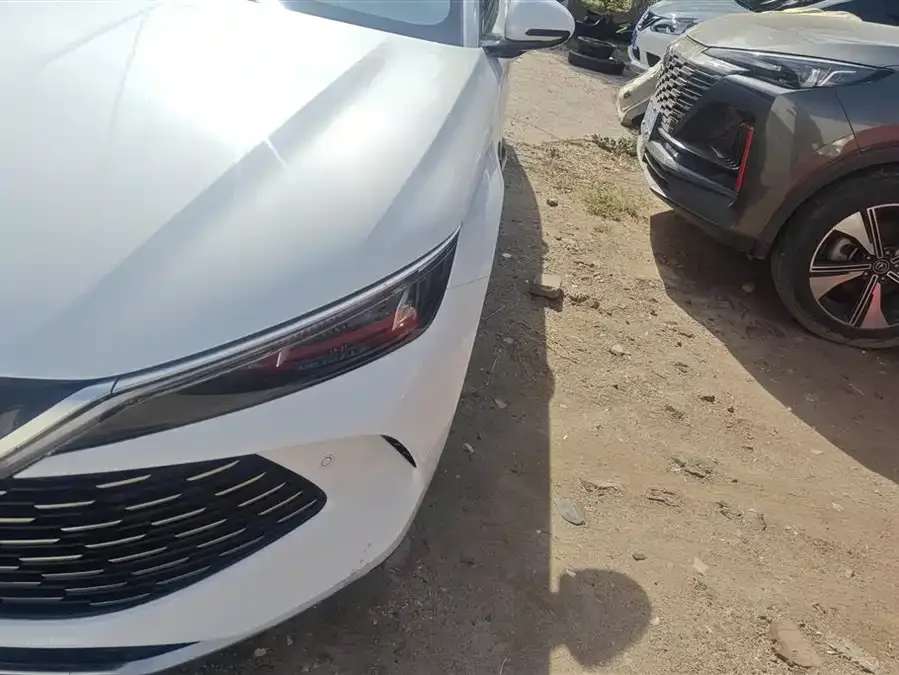 BYD Qin L Qin L 2025 DM-i Intelligent Driving Edition 80KM Leading Edition 2025 — миниатюра 2