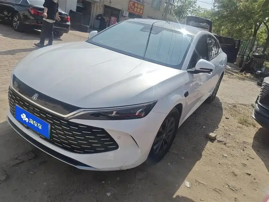 BYD Qin L Qin L 2025 DM-i Intelligent Driving Edition 80KM Leading Edition 2025 — фото 1, купить с доставкой в Москву