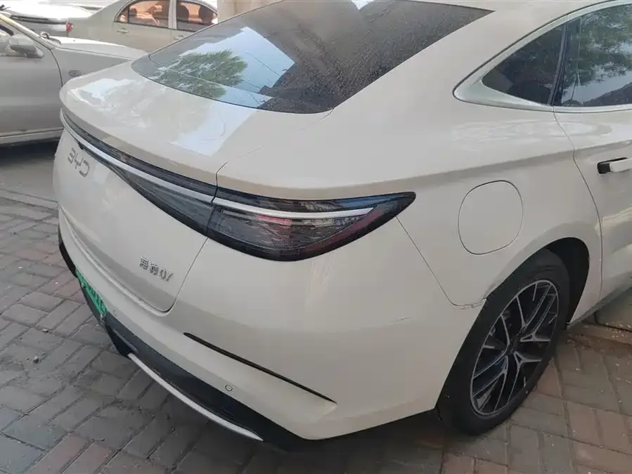 BYD seal 07 DM-i Seal 07 DM-i 2025 DM-i 1.5L 125km Luxury 2024 — миниатюра 3