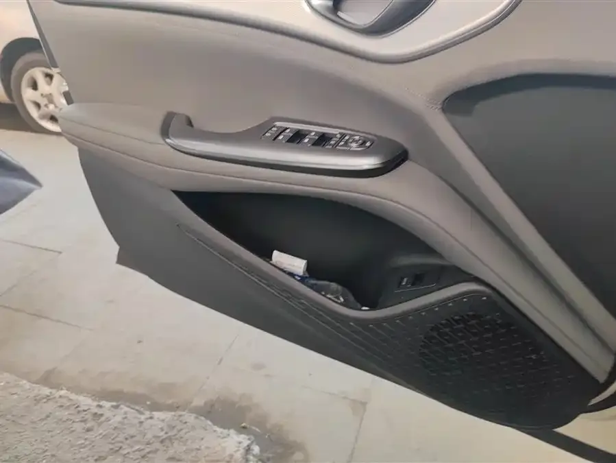 BYD seal 07 DM-i Seal 07 DM-i 2025 DM-i 1.5L 125km Luxury 2024 — миниатюра 4