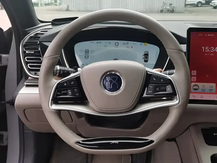 BYD Second-hand Han 2025 DM-i 125KM Premium Edition 2024 — миниатюра 5