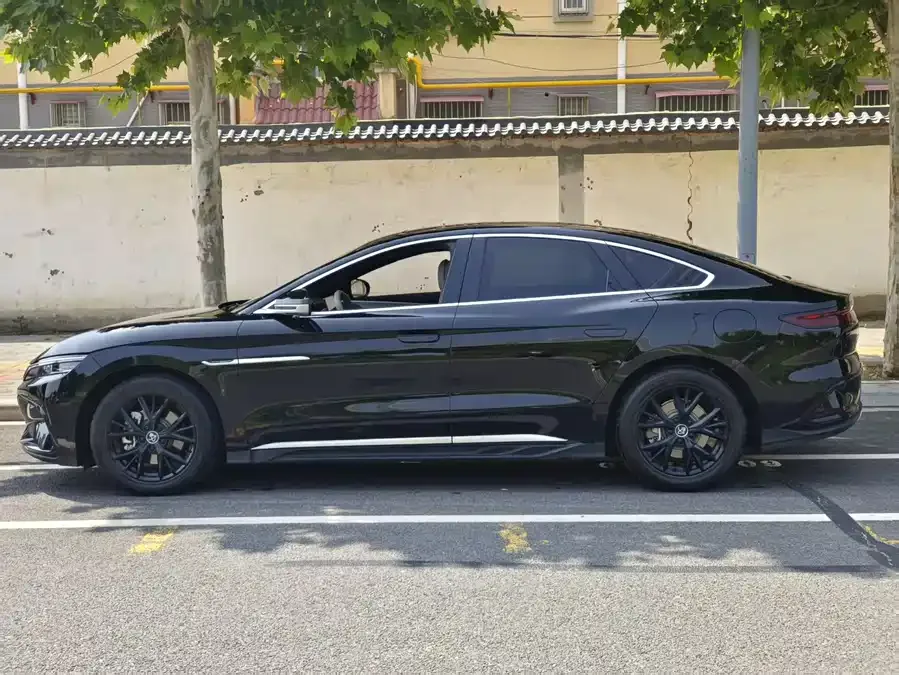 BYD Second-hand Han 2025 DM-i 125KM Premium Edition 2025 — миниатюра 5