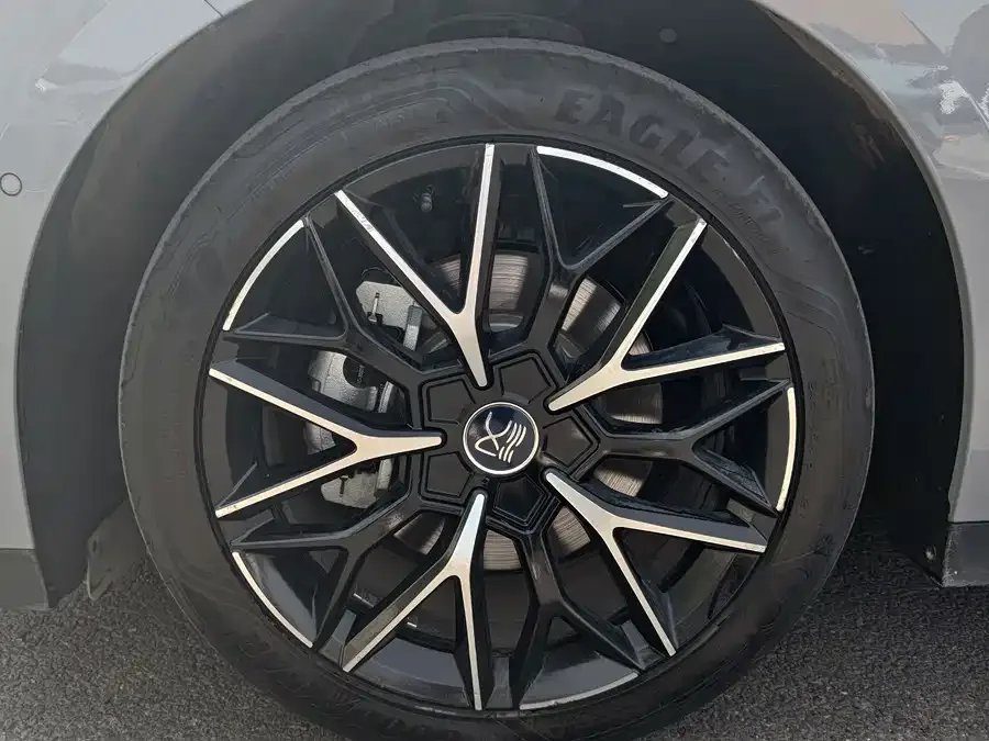 BYD Second-hand Han 2025 DM-i Intelligent Driving Edition 125KM LiDAR Flagship Model 2025 — миниатюра 3