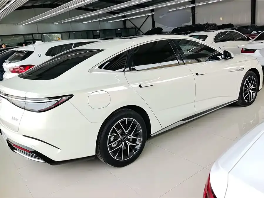 BYD seal 07 DM-i Seal 07 DM-i 2025 DM-i 1.5L 125km Luxury 2024 — миниатюра 3