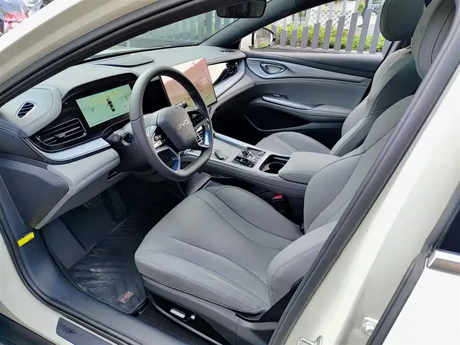 BYD seal Haibao 2024 Glory Edition DM-i 1.5L 121km Premium Edition 2024 — миниатюра 4