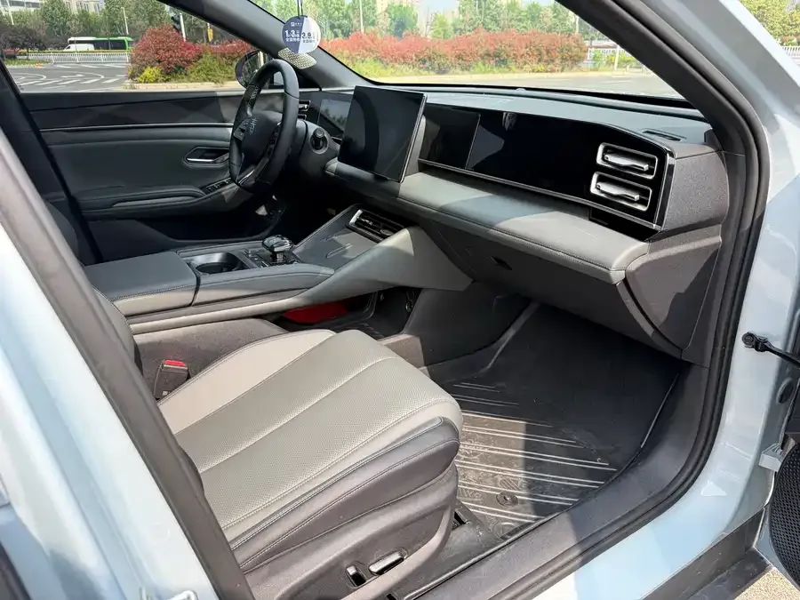 BYD Qin L Qin L 2024 DM-i 120KM Beyond Edition 2024 — миниатюра 4