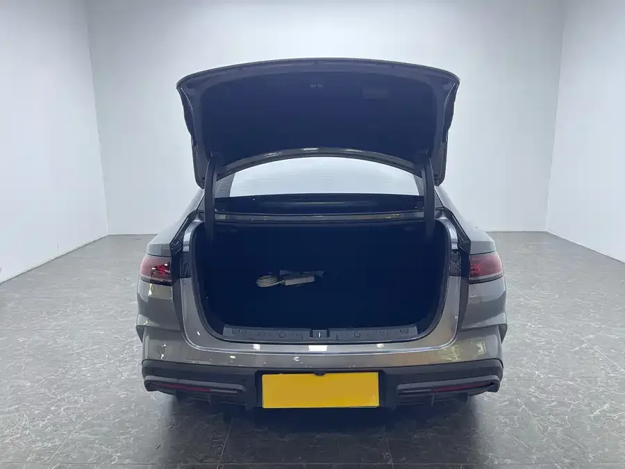 BYD Qin L Qin L 2024 DM-i 120KM Beyond Edition 2024 — миниатюра 2