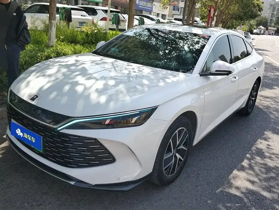 BYD Qin L Qin L 2024 DM-i 120KM Leading Edition 2025 — фото 1, купить с доставкой в Москву