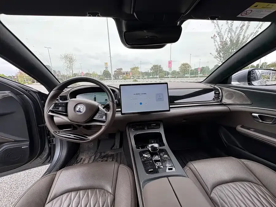 BYD Second-hand Han 2022 DM-i 121KM Premium Edition 2022 — миниатюра 3
