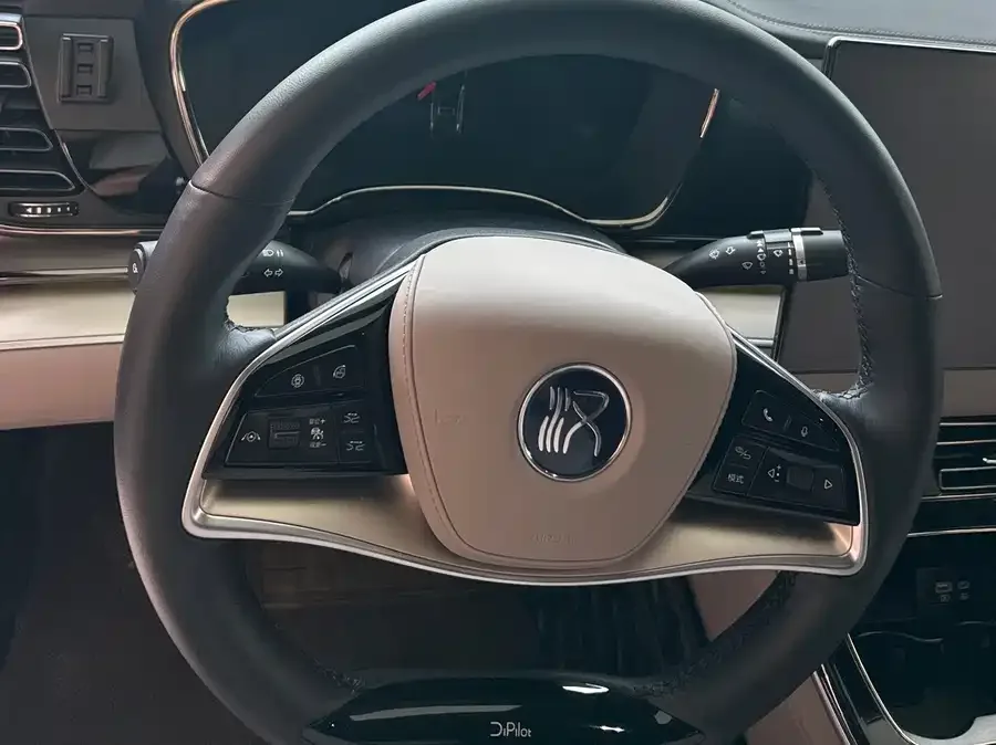 BYD Second-hand Han 2024 DM-i Honor Edition 121KM Premium Edition 2024 — миниатюра 2