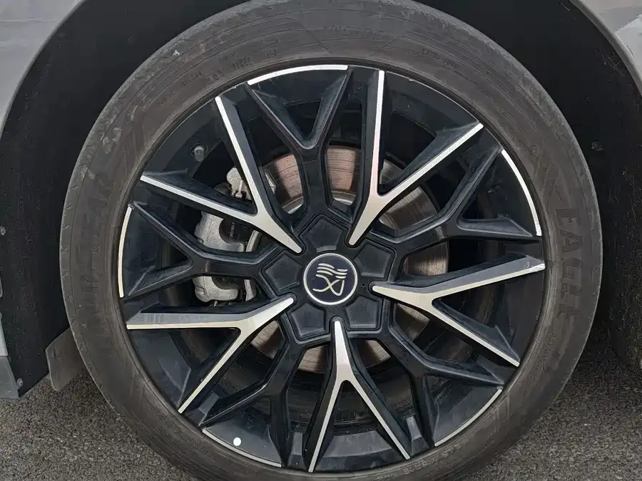 BYD Second-hand Han 2025 DM-i Intelligent Driving Edition 125KM LiDAR Flagship Model 2025 — миниатюра 3
