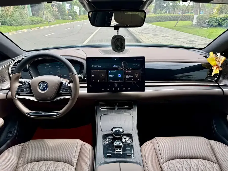 BYD Second-hand Han 2023 DM-i Champion Edition 121KM Premium Edition 2024 — миниатюра 2