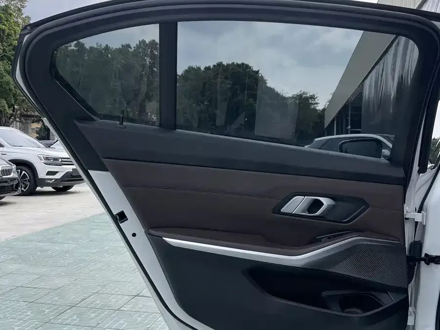 BMW 3 series BMW 3 Series 2023 320Li M Sport Package 2023 — миниатюра 5