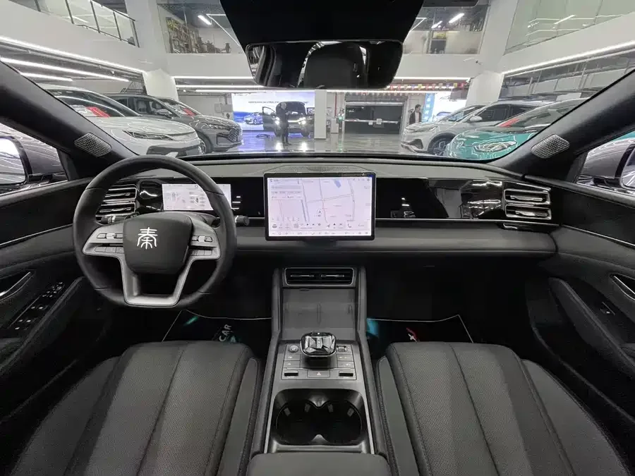 BYD Qin L Qin L 2025 DM-i Intelligent Driving Edition 120KM Beyond Edition 2025 — миниатюра 3