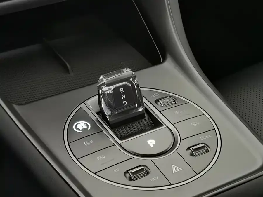 BYD Sea Lion 05 DM-i Sea Lion 05 DM-i 2025 DM-i 115KM Premium Edition 2024 — миниатюра 4