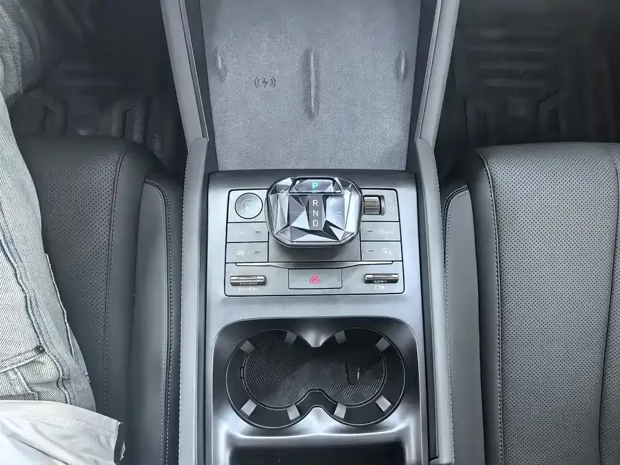 BYD Qin L Qin L 2025 DM-i Intelligent Driving Edition 120KM Beyond Edition 2025 — миниатюра 4