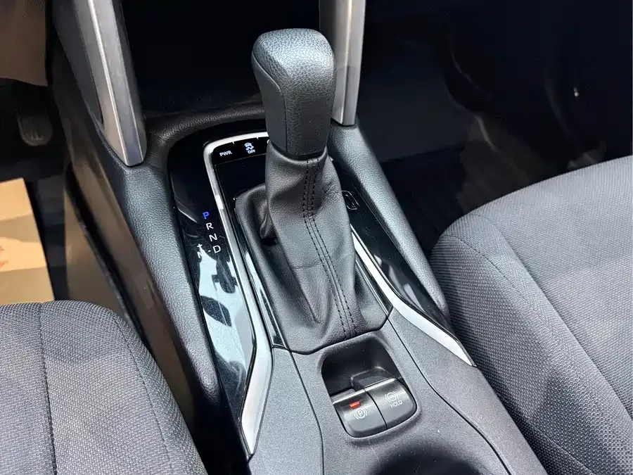 Toyota Frontlander Fenglanda 2022 2.0L CVT Elite Edition 2022 — миниатюра 4