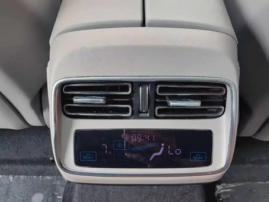 BYD Second-hand Han 2024 EV Honor Edition 605KM Front-wheel Drive Premium 2024 — миниатюра 5