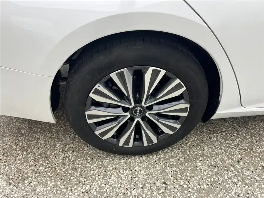 Nissan Altima 2022 Teana 2.0L XL-TLS Enjoy Edition 2023 — миниатюра 4