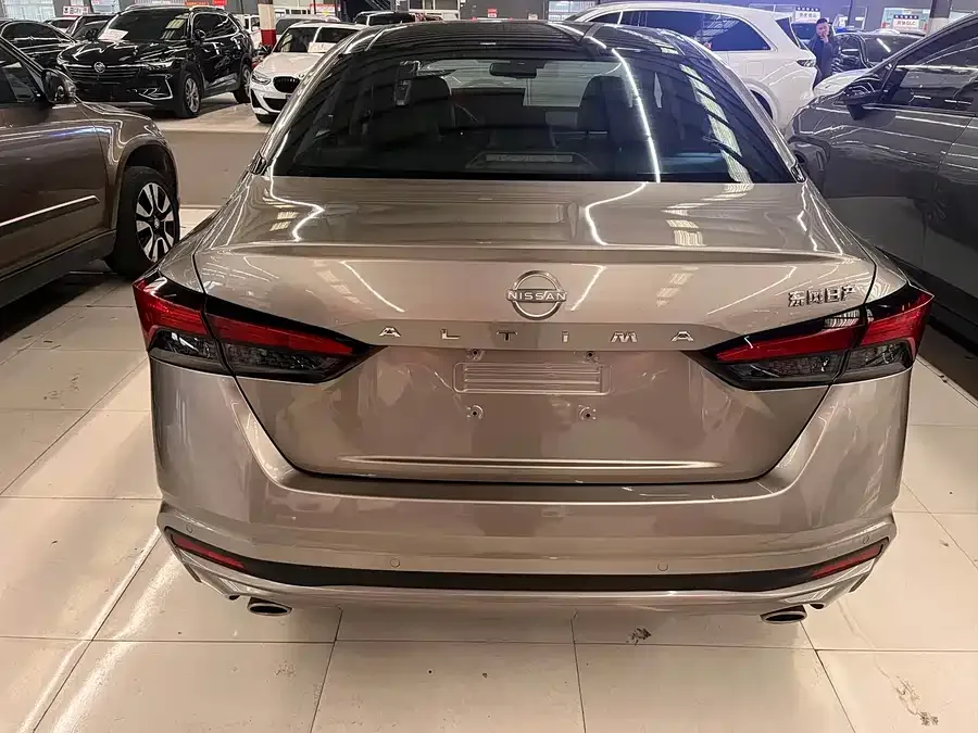 Nissan Altima Teana 2022 2.0L XL-Upr Premium Edition 2023 — миниатюра 5