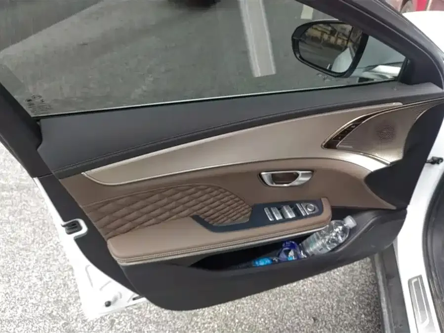 BYD Second-hand Han 2022 DM-i 121KM Premium Edition 2022 — миниатюра 4
