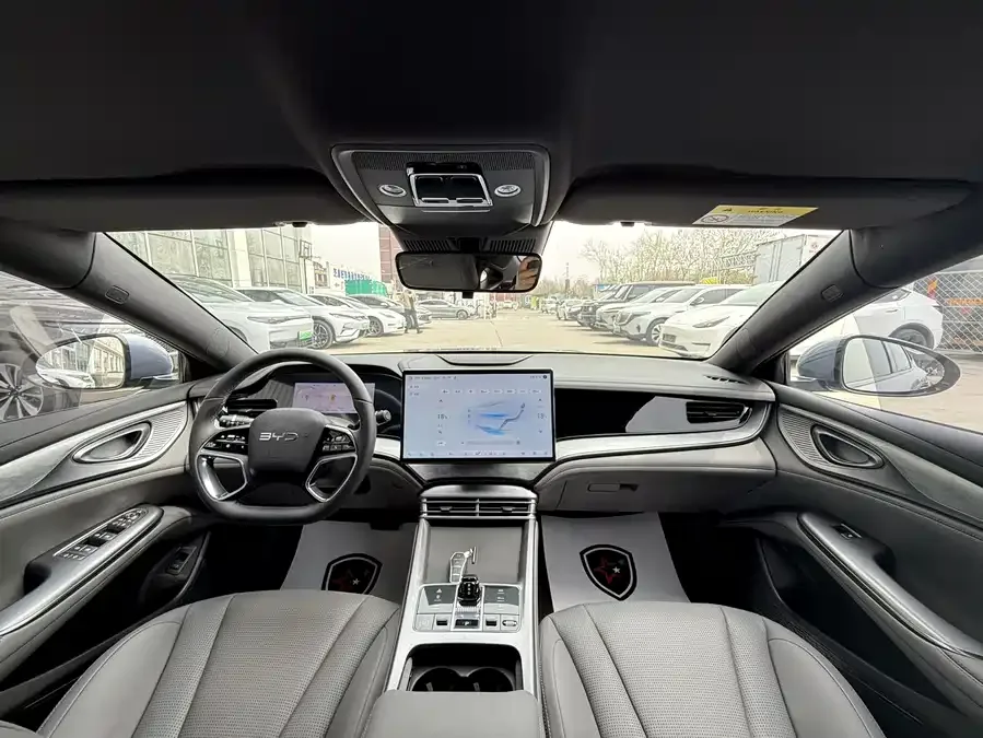 BYD seal Haibao 2024 Glory Edition DM-i 1.5L 121km Elite 2024 — миниатюра 4