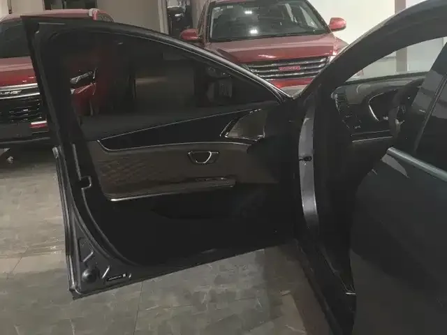 BYD Second-hand Han 2023 DM-i Champion Edition 121KM Premium Edition 2023 — миниатюра 2