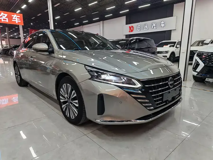 Nissan Altima Teana 2022 2.0L XL-Upr Premium Edition 2023 — миниатюра 3