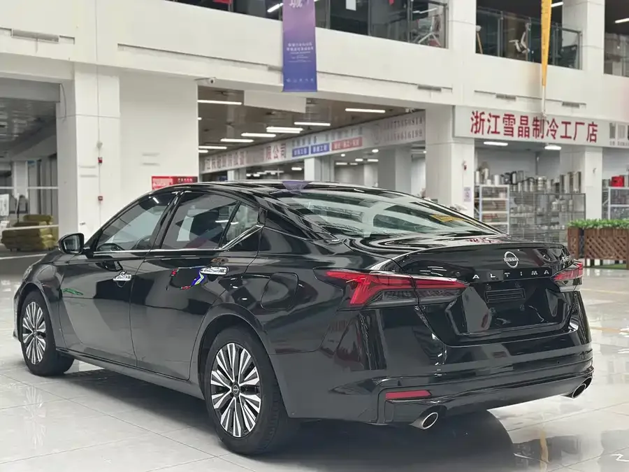 Nissan Altima 2022 Teana 2.0L XL-TLS Enjoy Edition 2023 — миниатюра 4