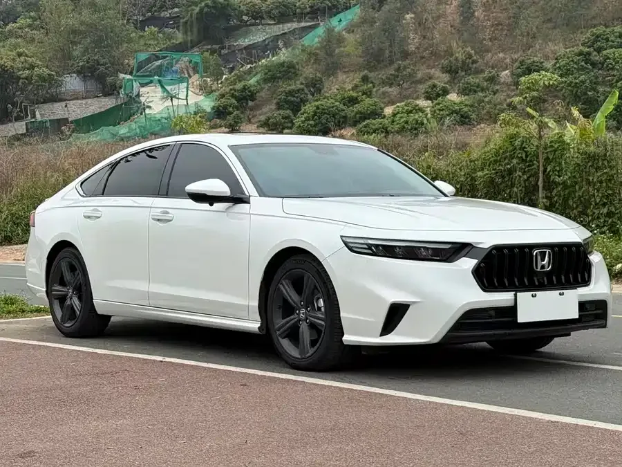 Honda Inspire Insignia 2025 260TURBO Elegant Edition 2025 — миниатюра 3