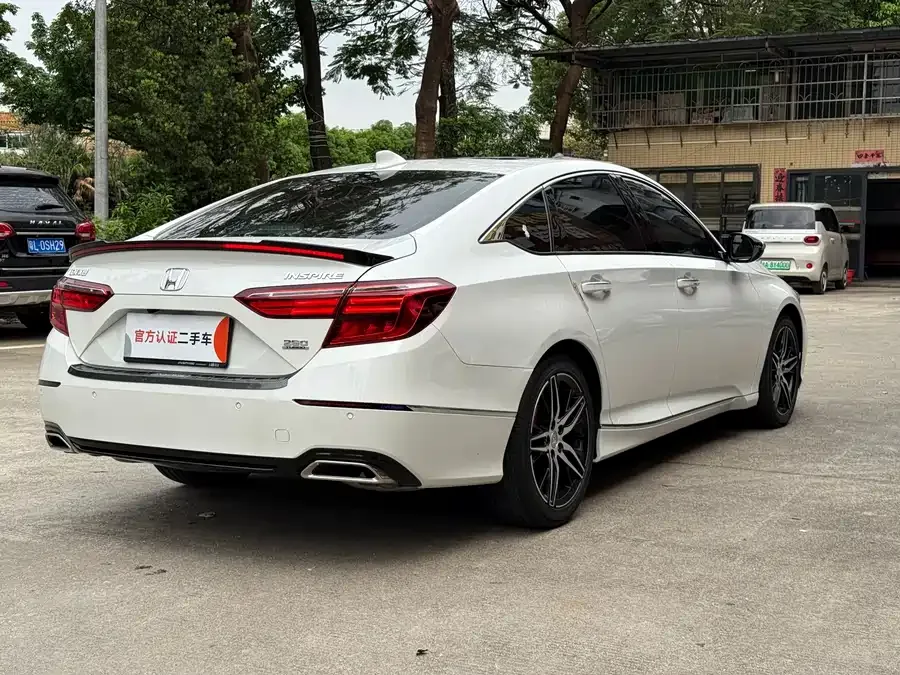 Honda Inspire 2022 Insignia 260TURBO Elite Edition 2022 — миниатюра 2