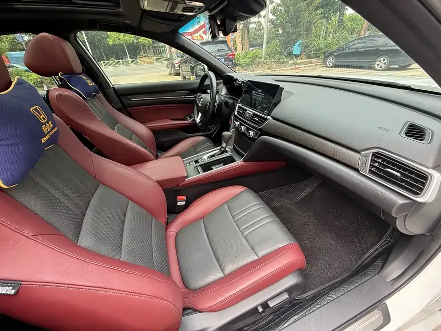 Honda Inspire 2022 Insignia 260TURBO Elite Edition 2022 — миниатюра 4