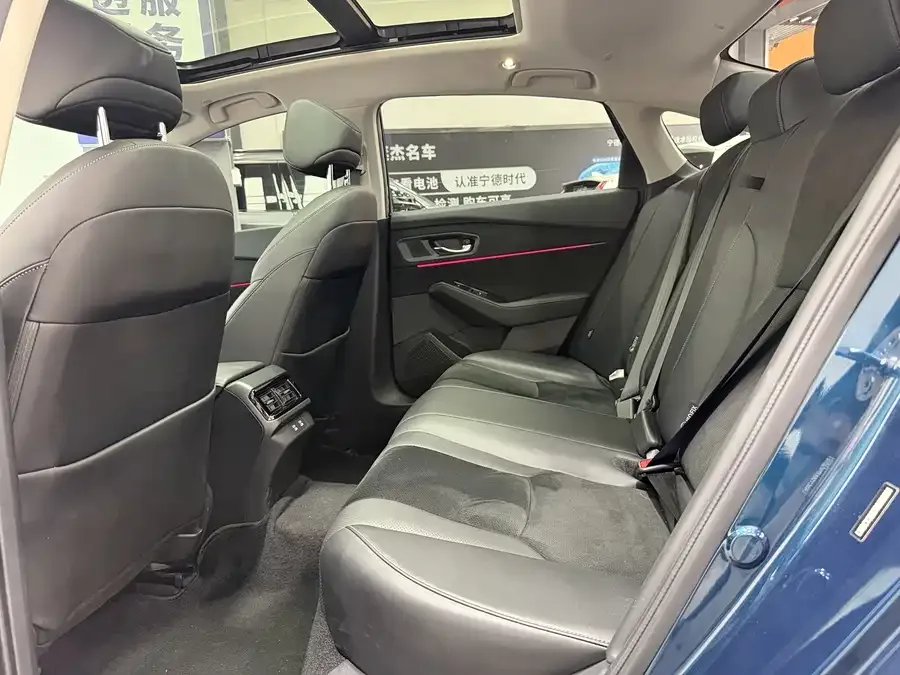 Honda Accord New Energy Accord New Energy 2023 2.0L e:PHEV Flagship Edition 2024 — миниатюра 4