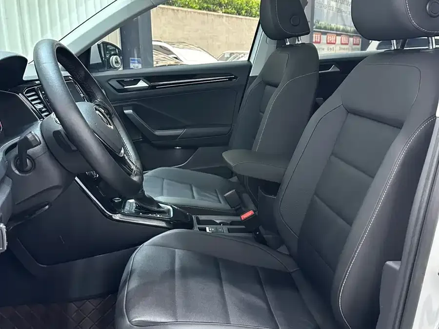 Volkswagen T-ROC T-ROC 2022 280TSI DSG 2WD Comfort PLUS 2022 — миниатюра 4