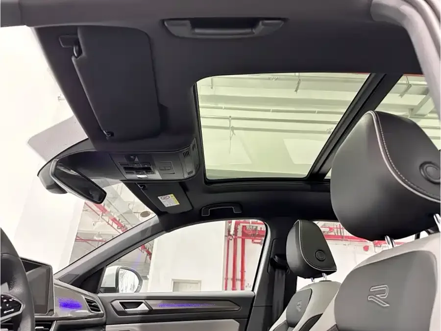 Volkswagen T-ROC T-ROC 2024 300TSI DSG 2WD Chenguang Edition 2025 — миниатюра 5