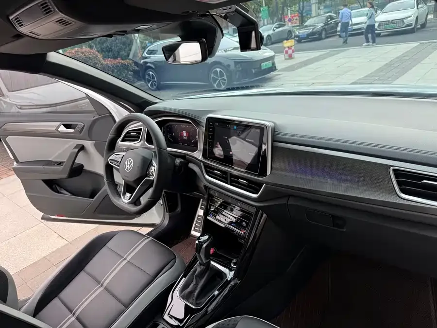 Volkswagen T-ROC T-ROC 2025 300TSI DSG 2WD Chenguang Edition 2025 — миниатюра 5