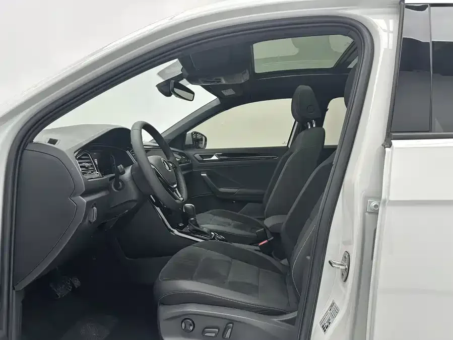 Volkswagen T-ROC T-ROC 2021 280TSI DSG four-wheel drive luxury smart connected version 2023 — миниатюра 2