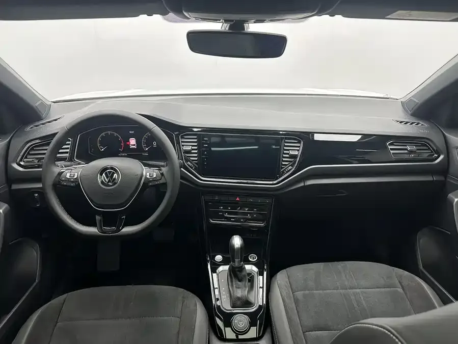 Volkswagen T-ROC T-ROC 2021 280TSI DSG four-wheel drive luxury smart connected version 2023 — миниатюра 4