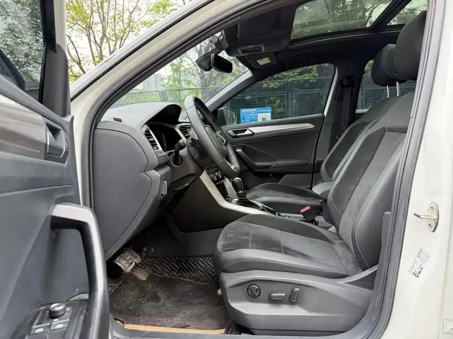 Volkswagen T-ROC T-ROC 2022 280TSI DSG 2WD R-Line Pro PLUS 2022 — миниатюра 4