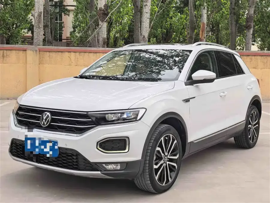 Volkswagen T-ROC T-ROC 2022 280TSI DSG 2WD Comfort PLUS 2022 — фото 1, купить с доставкой в Москву