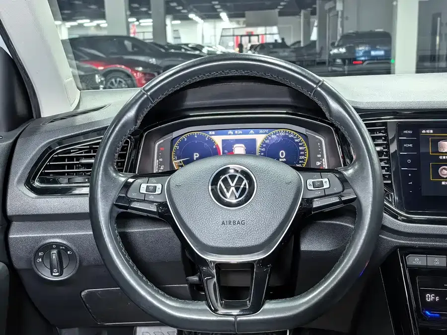 Volkswagen T-ROC T-ROC 2022 280TSI DSG 2WD Comfort PLUS 2022 — миниатюра 5