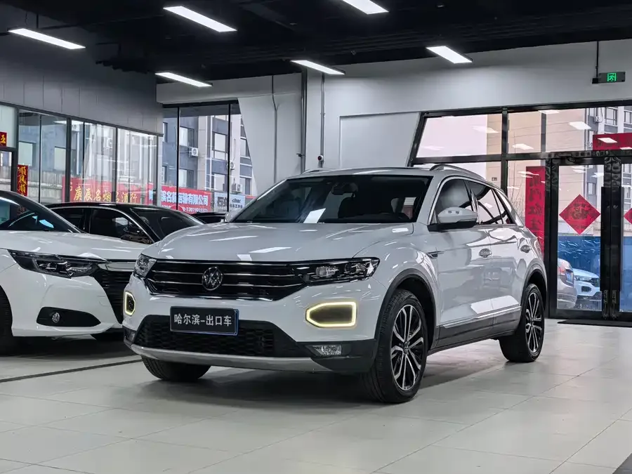 Volkswagen T-ROC T-ROC 2022 280TSI DSG 2WD Comfort PLUS 2022 — фото 1, купить с доставкой в Москву