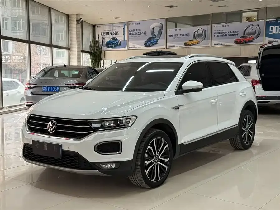 Volkswagen T-ROC T-ROC 2022 280TSI DSG 2WD Comfort PLUS 2022 — фото 1, купить с доставкой в Москву