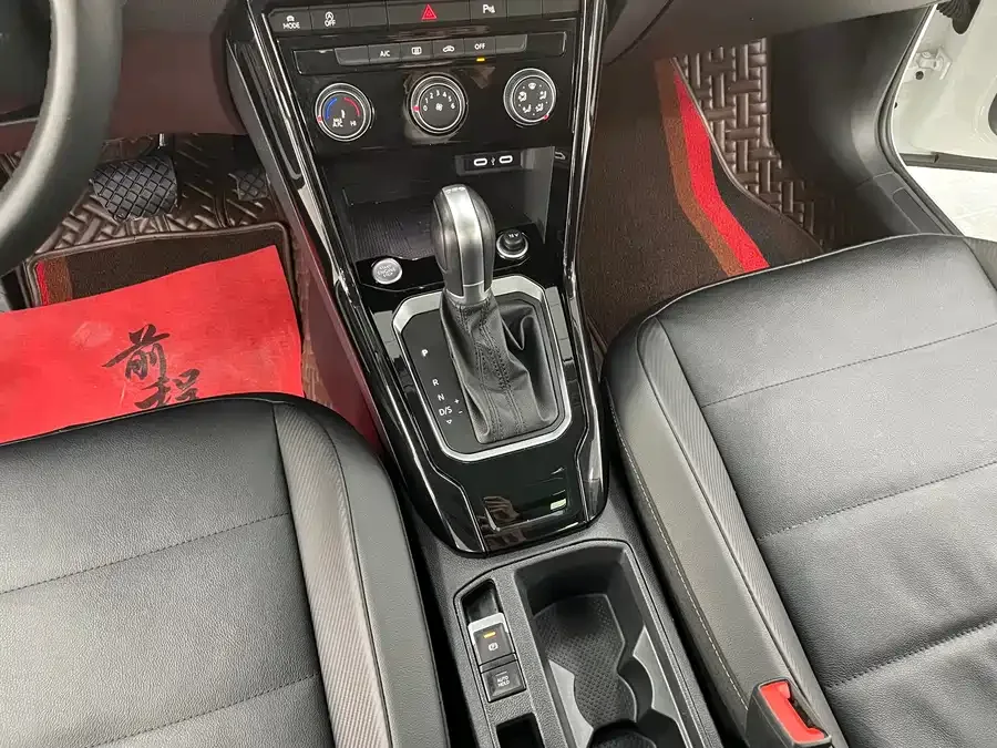 Volkswagen T-ROC T-ROC 2022 280TSI DSG 2WD Comfort PLUS 2022 — миниатюра 5