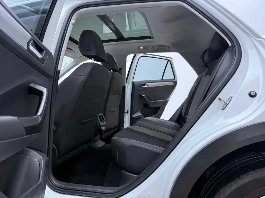 Volkswagen T-ROC T-ROC 2021 facelift 280TSI DSG two-wheel drive elite intelligent version 2022 — миниатюра 2