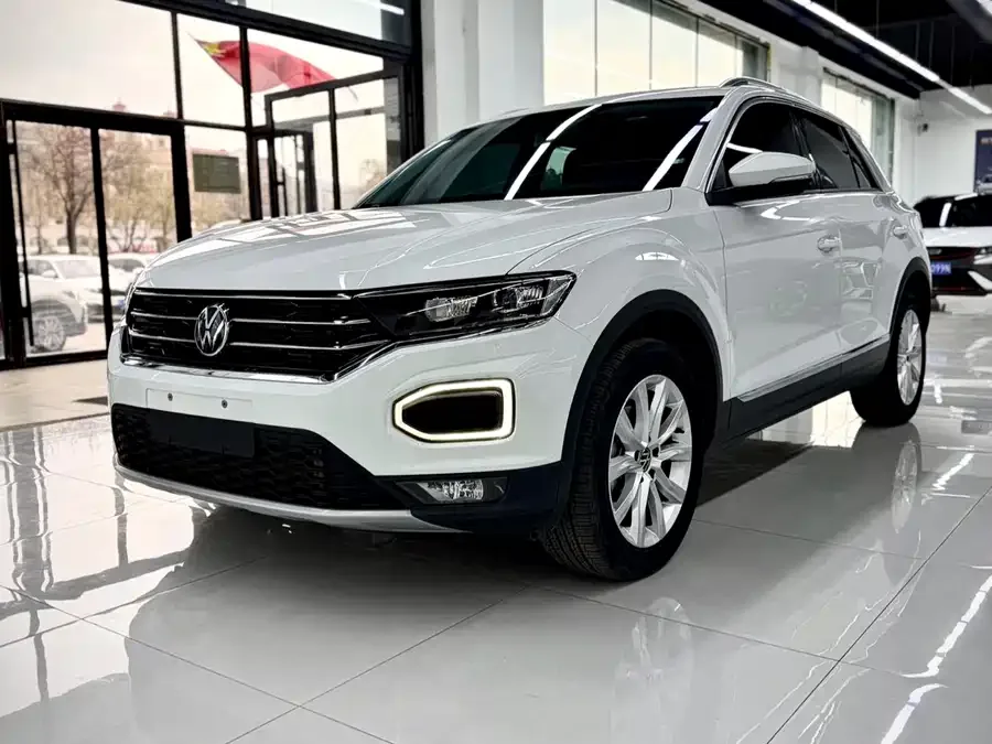 Volkswagen T-ROC T-ROC 2022 280TSI DSG 2WD Elite PLUS 2023 — фото 1, купить с доставкой в Москву